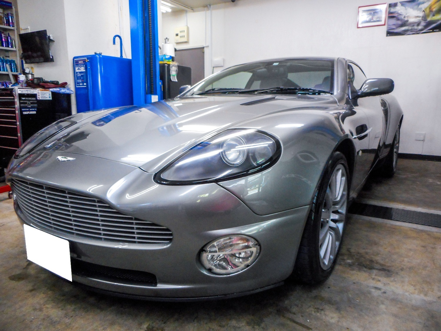 ASTON MARTIN VANQUISH メンテナンス（電装系整備、エンジン整備 