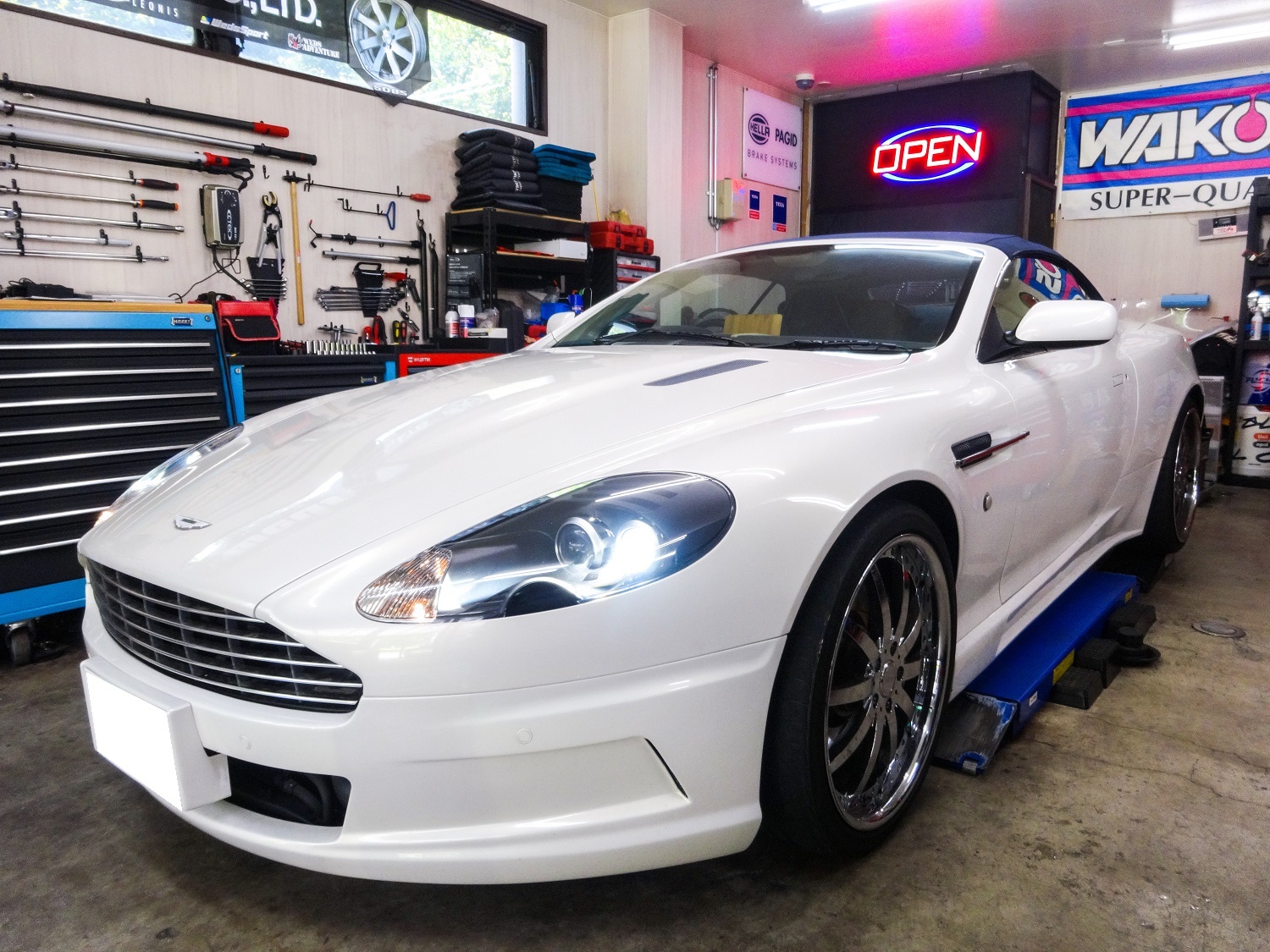 ASTONMARTIN DB9 メンテナンス（12ヵ月点検・エンジン整備・アラーム