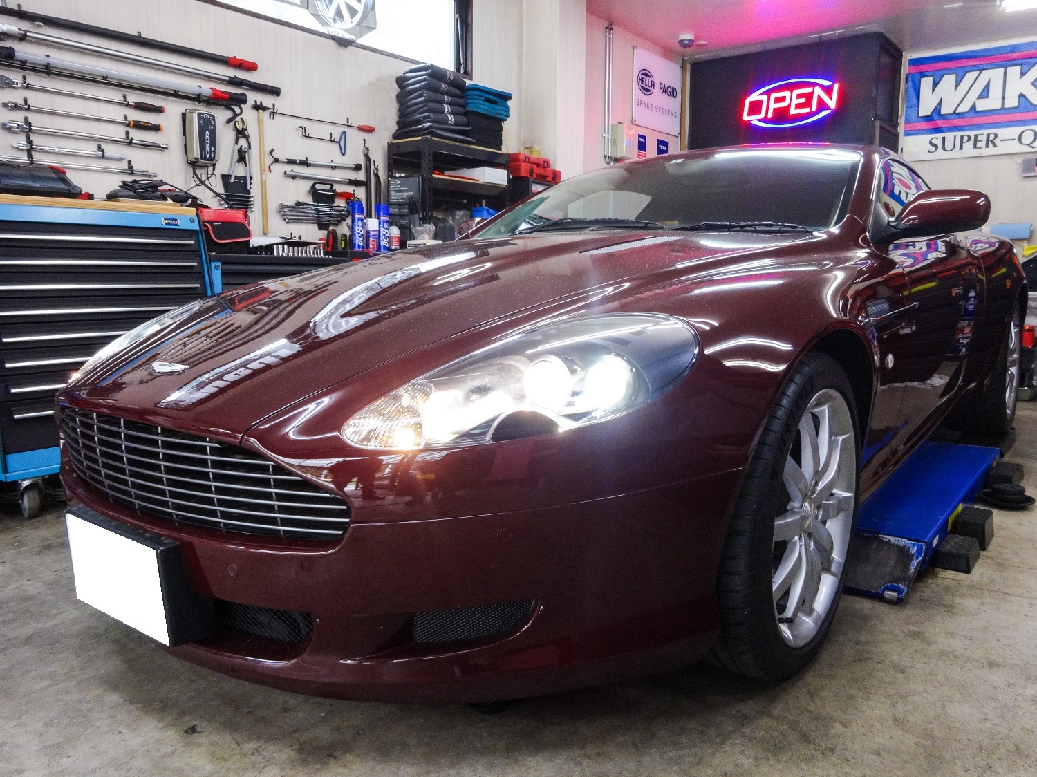 ASTON MARTIN DB9 ドアロックできない時がある 修理 | アストン
