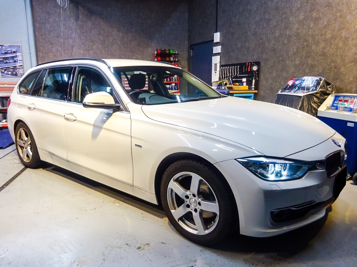 BMW 320d F31 ブレーキ警告点灯 修理 | アストンマーティン・ポルシェ 
