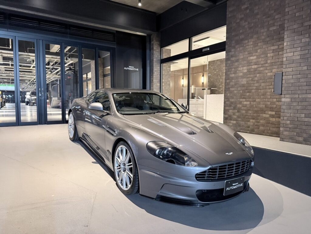 ASTON MARTIN DBS 12ヶ月点検 各種ボタン クリスタルボタンへ交換