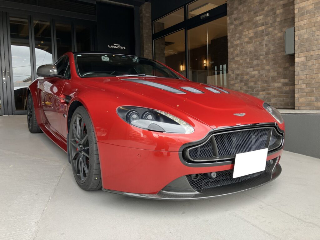 Aston Martin V12 Vantage S 冷却水漏れ修理 アルミラジエター交換