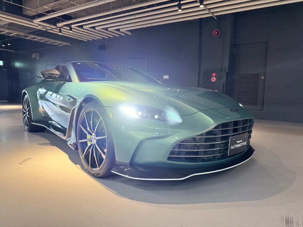 AstonMartin V12Vantage Roadster 12ヶ月点検一式